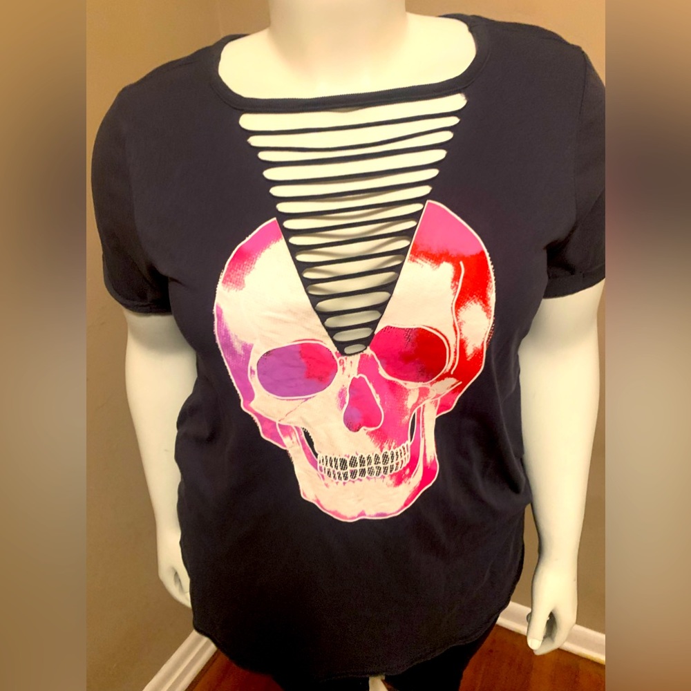 Torrid Size 1 soft shirt with Skull $20